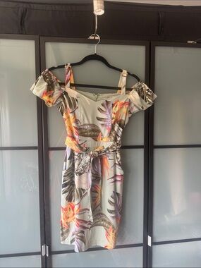 Guess Tropical Off-Shoulder Floral mini Dress - Sage with Multicolor Floral